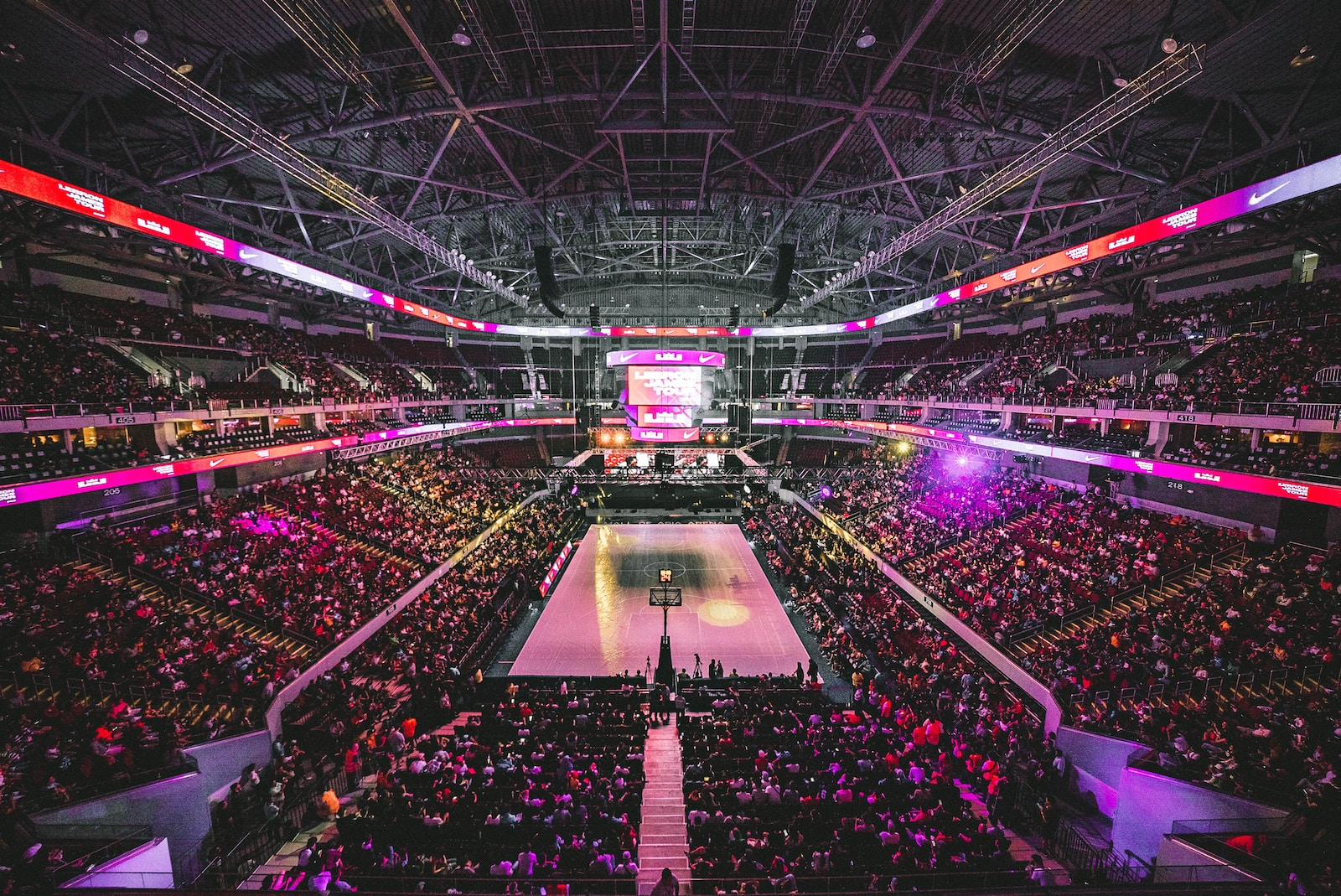 people inside the basketball court